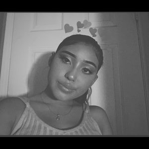 Meet your Posher, Desiree